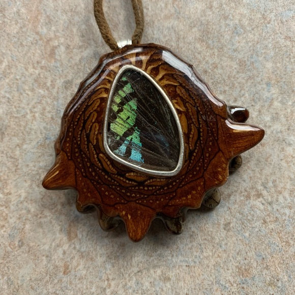 Jewelry - Third Eye Pinecone